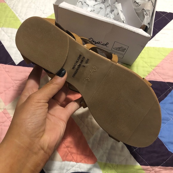 Sandals - Picture 2 of 3